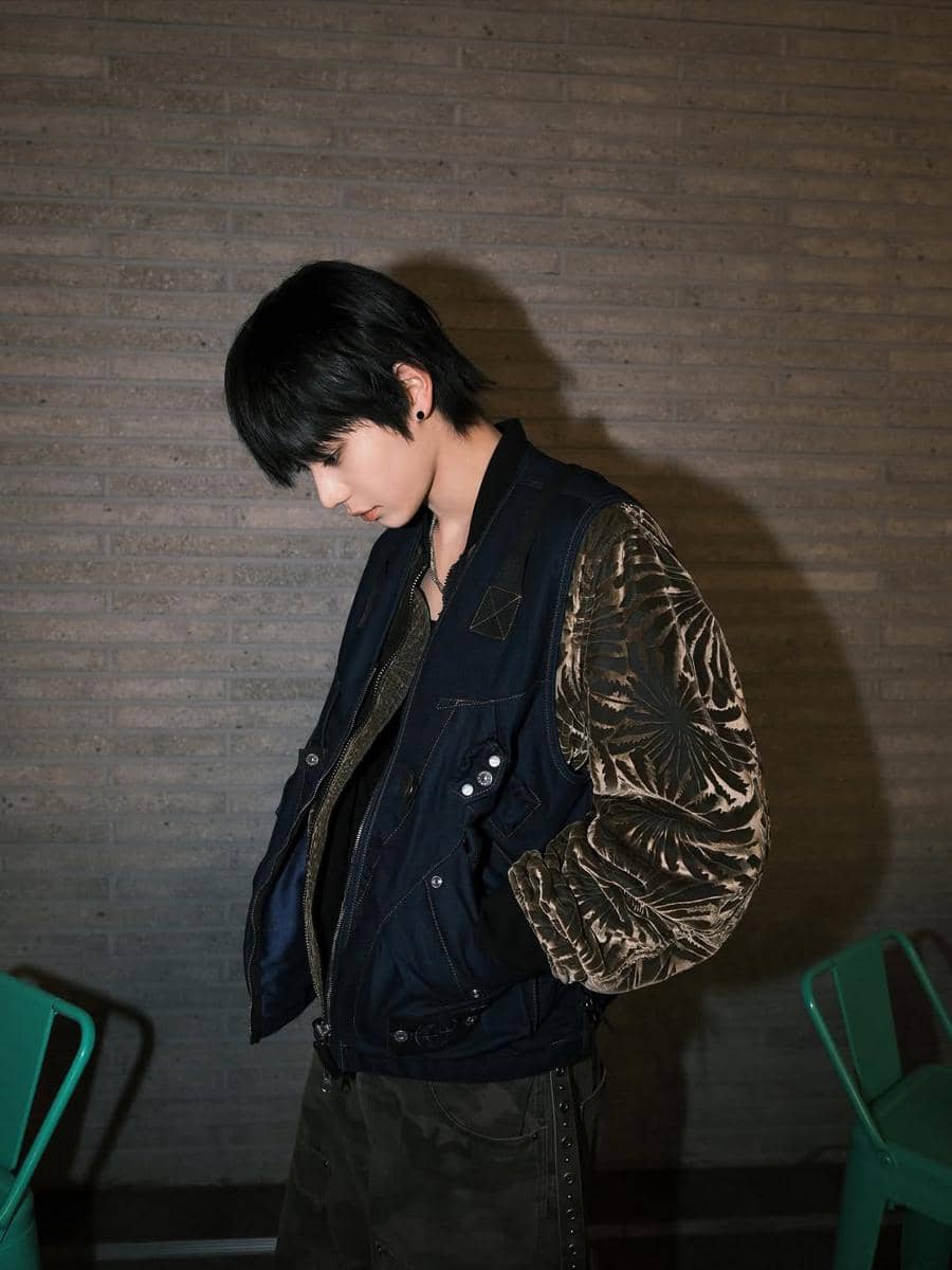 Gaya layering outfit ala member LNGSHOT