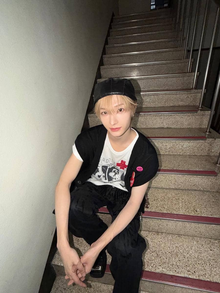 OOTD member KickFlip