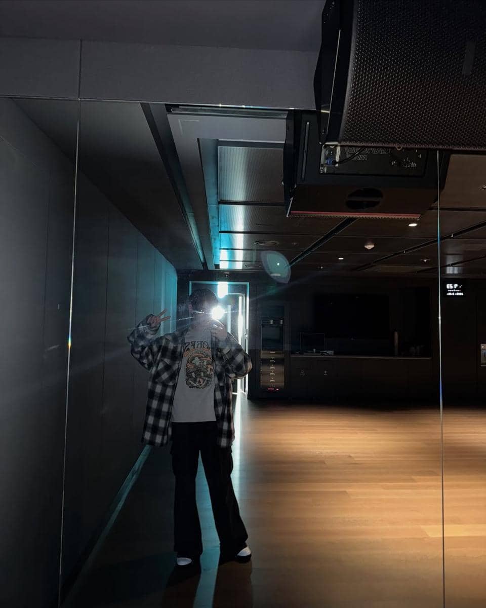 Gaya ala member KickFlip