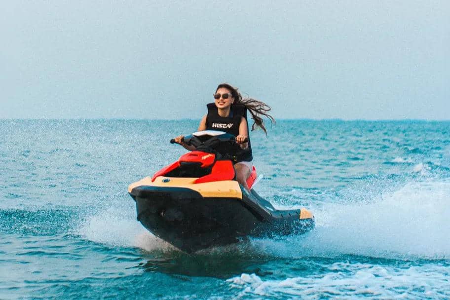 ilustrasi wisata bahari di Pulau Lima Resort