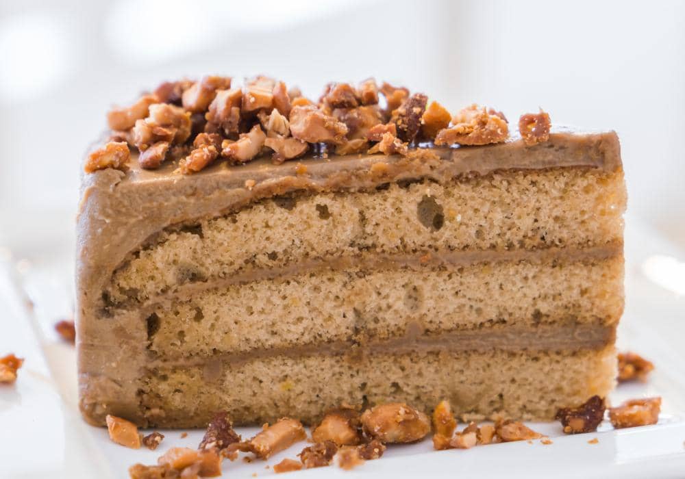 Ilustrasi hazelnut crunch cake