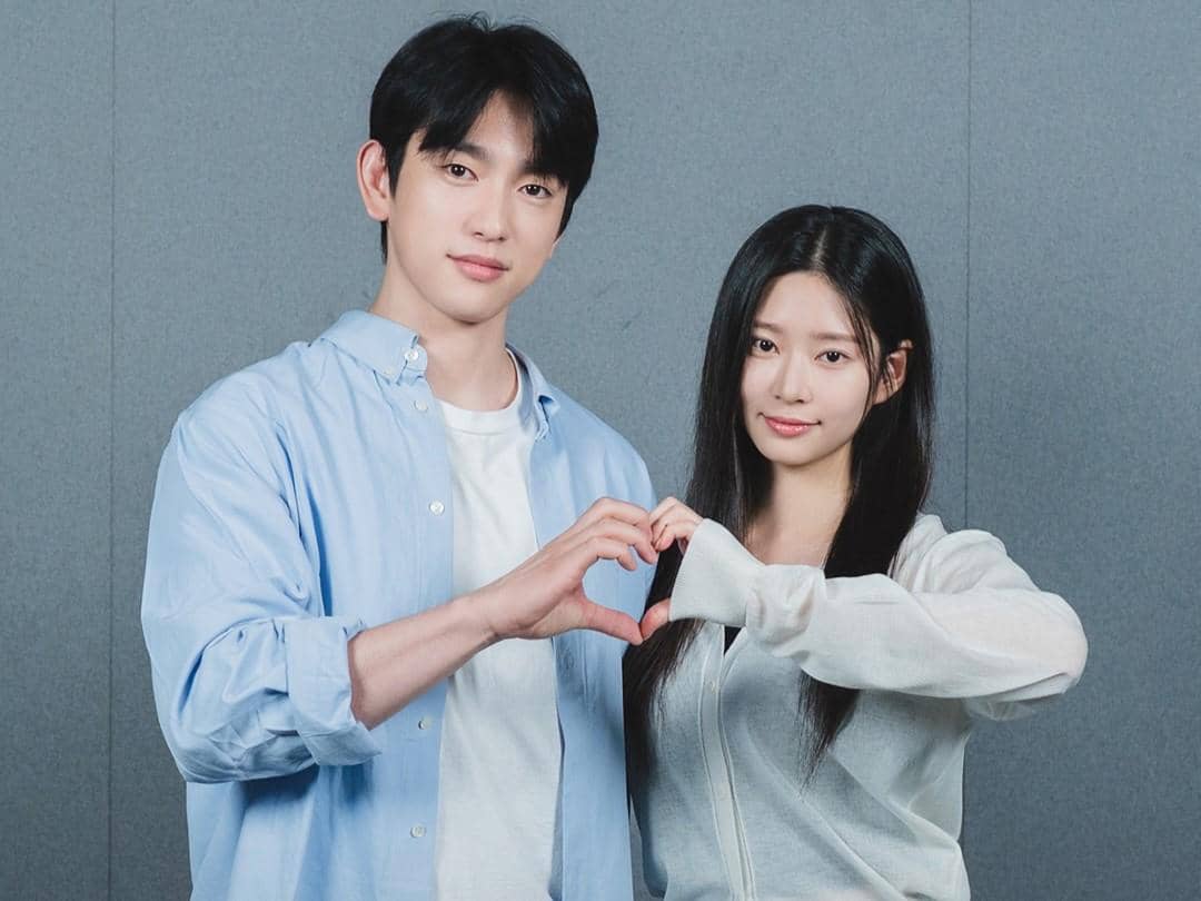 Poter Kim Min Ju dan Jinyoung di pembacaan naskah drama Shining