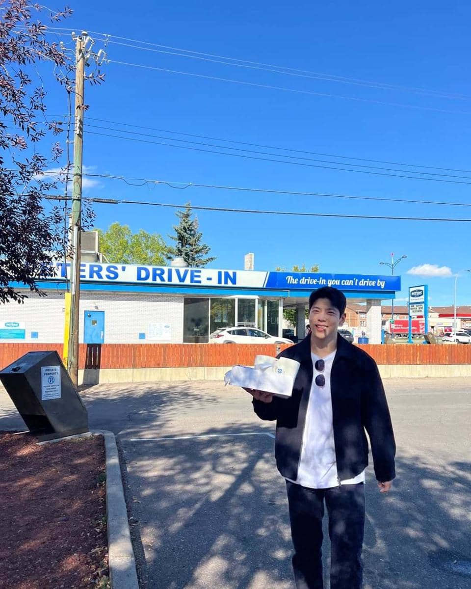 Gaya casual ala Choi Woo Sung