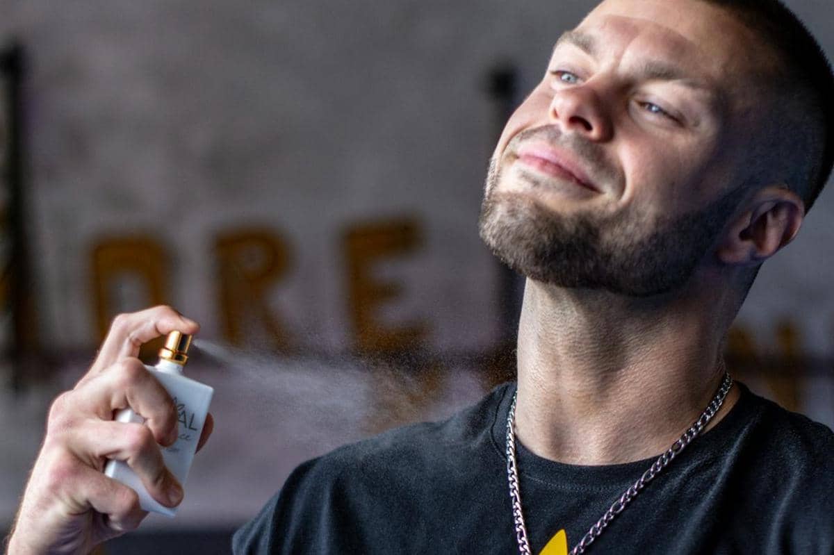 ilustrasi jenis aroma parfum yang cocok untuk olahraga 