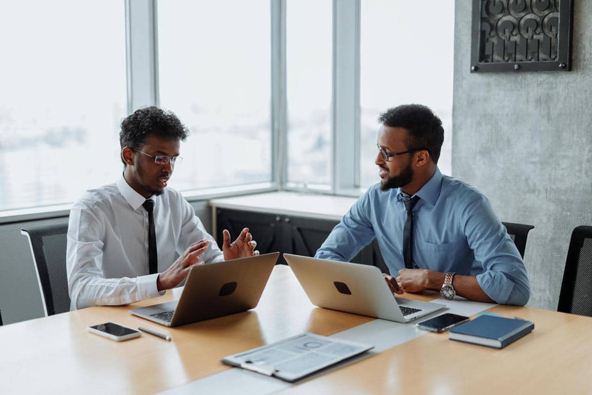 ilustrasi negosiasi kenaikan gaji 