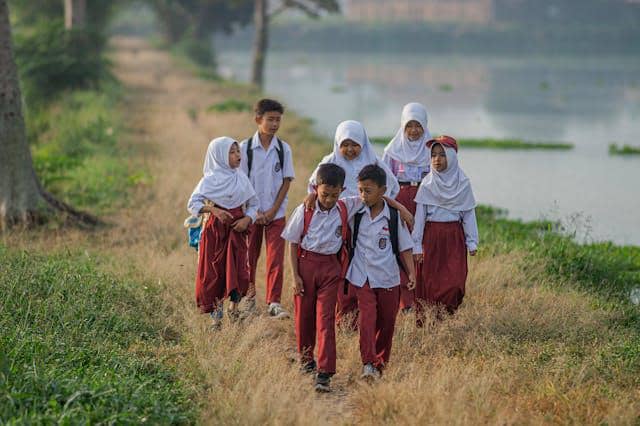Anak sekolah dasar Indonesia