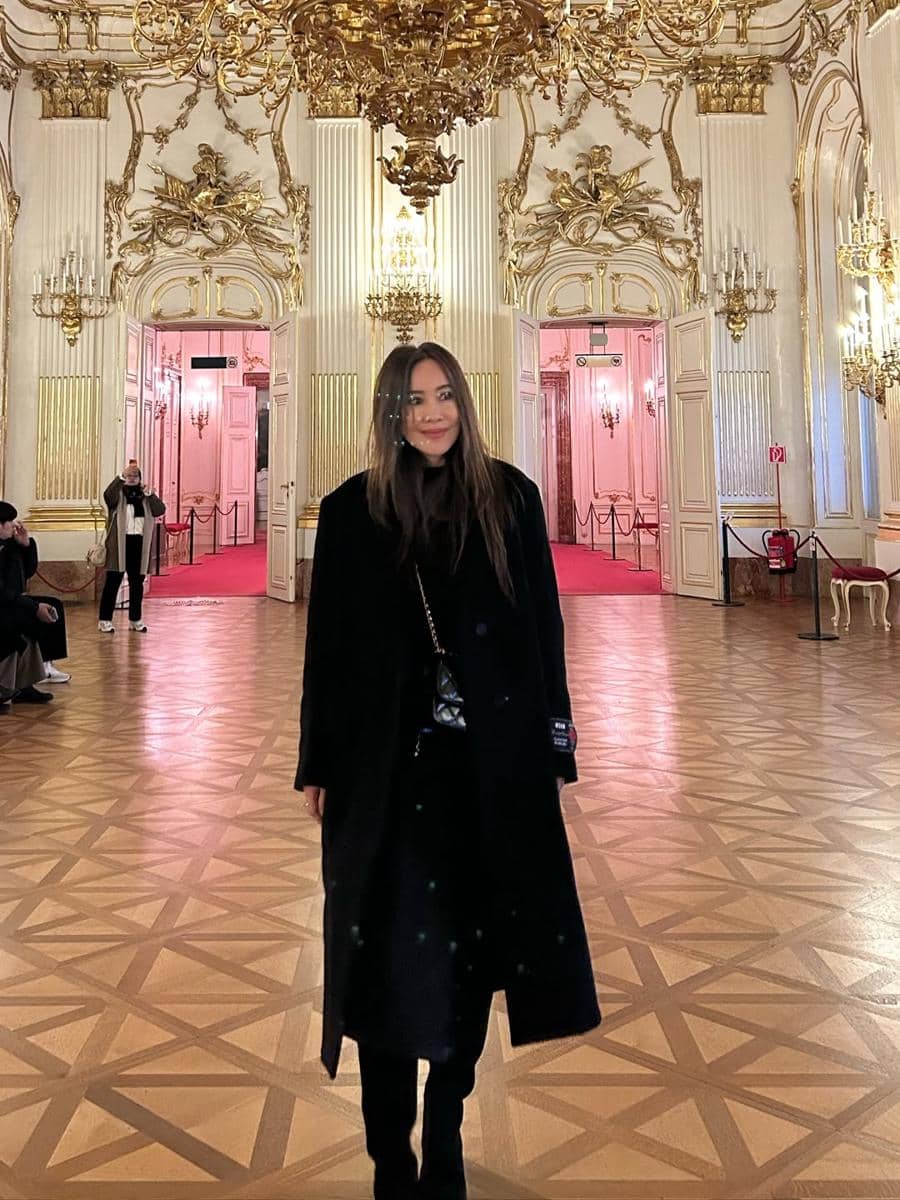 Ina Thomas mengujungi Schönbrunn Palace di Vienna