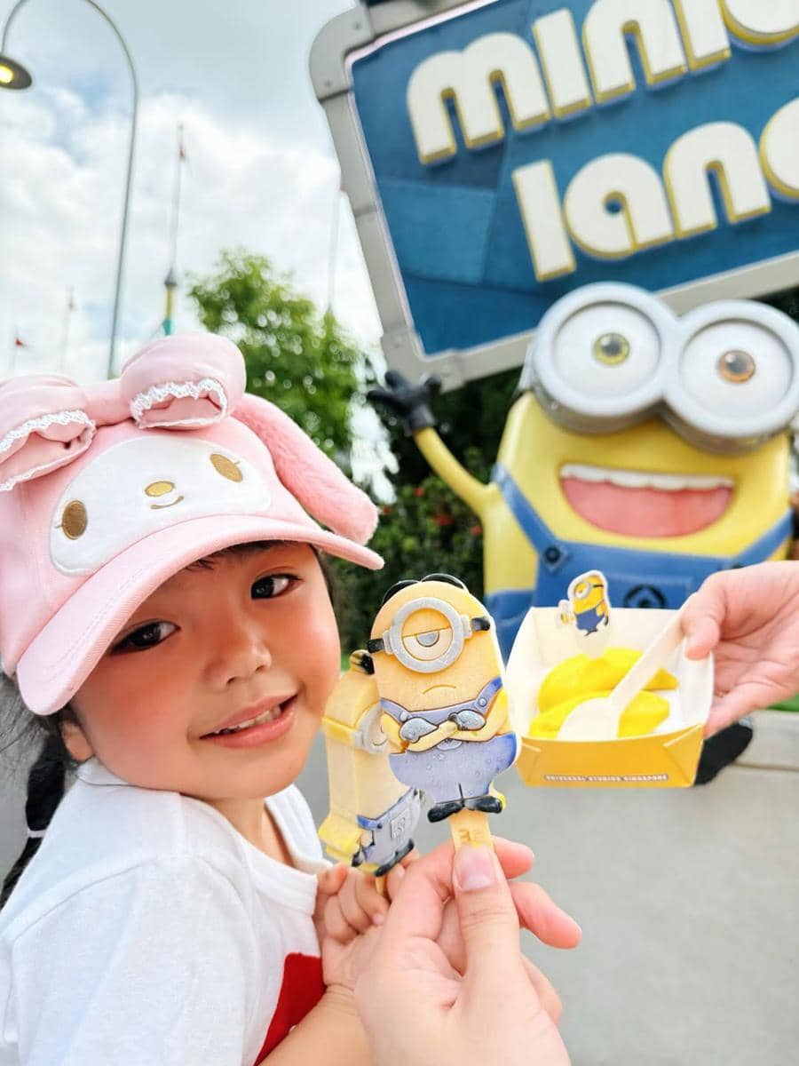 Keluarga Siti Badriah main di Universal Studio Singapura