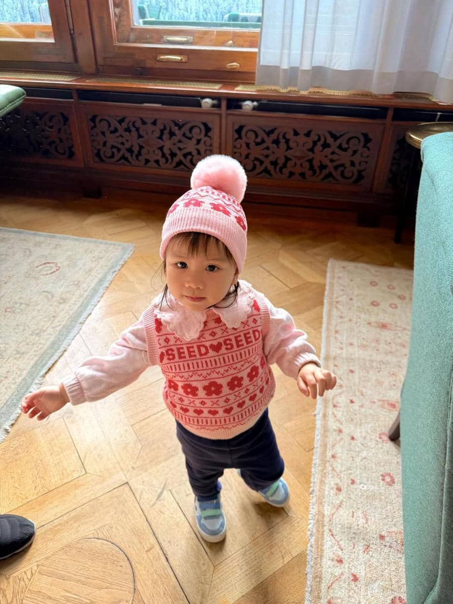 Keluarga Jessica Mila liburan di Switzerland