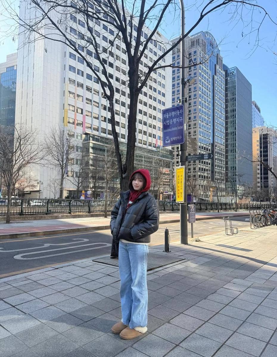 Azizi Asadel kulineran di Gwangjang Market.