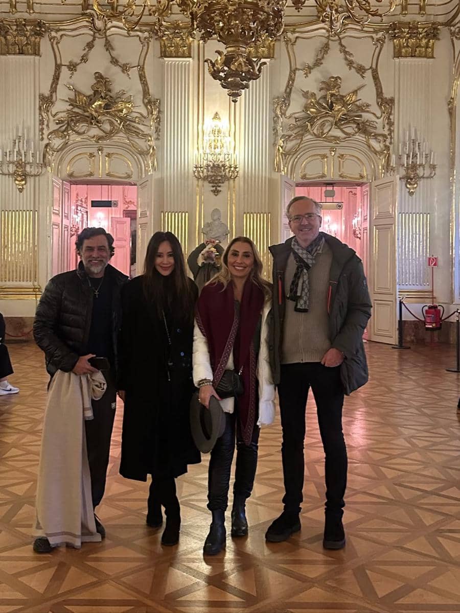 Ina Thomas mengujungi Schönbrunn Palace di Vienna