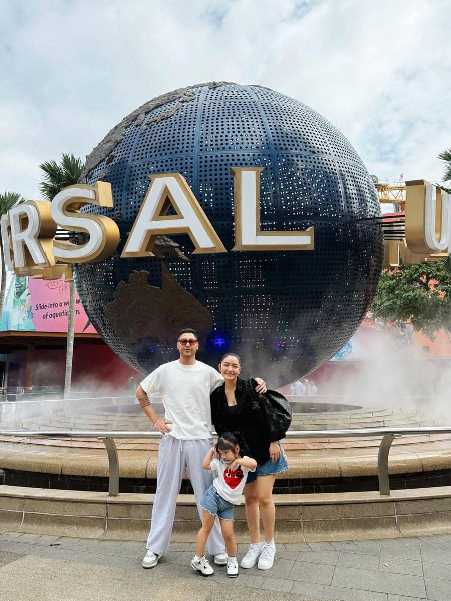 Keluarga Siti Badriah main di Universal Studio Singapura