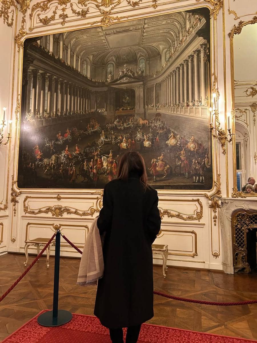 Ina Thomas mengujungi Schönbrunn Palace di Vienna