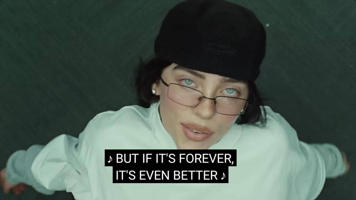 cuplikan MV "Birds of a Feather"