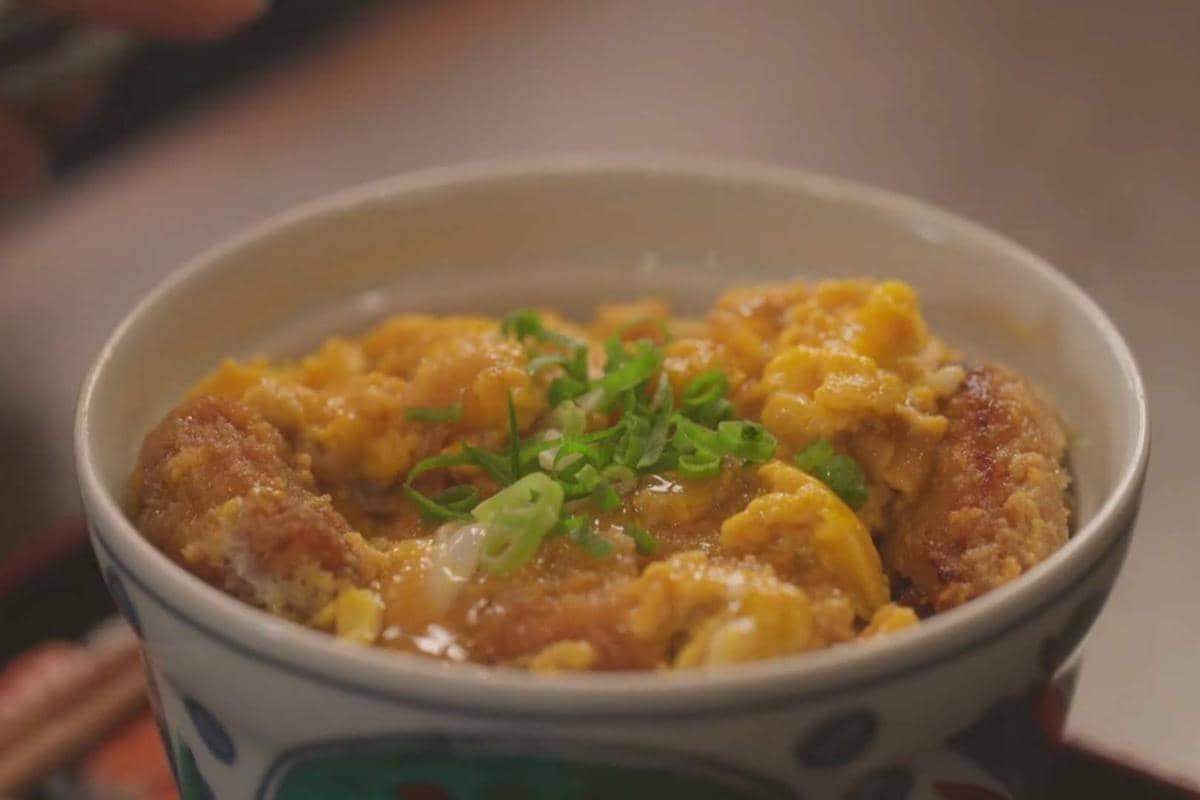 ilustrasi katsudon di Gimbap and Onigiri 