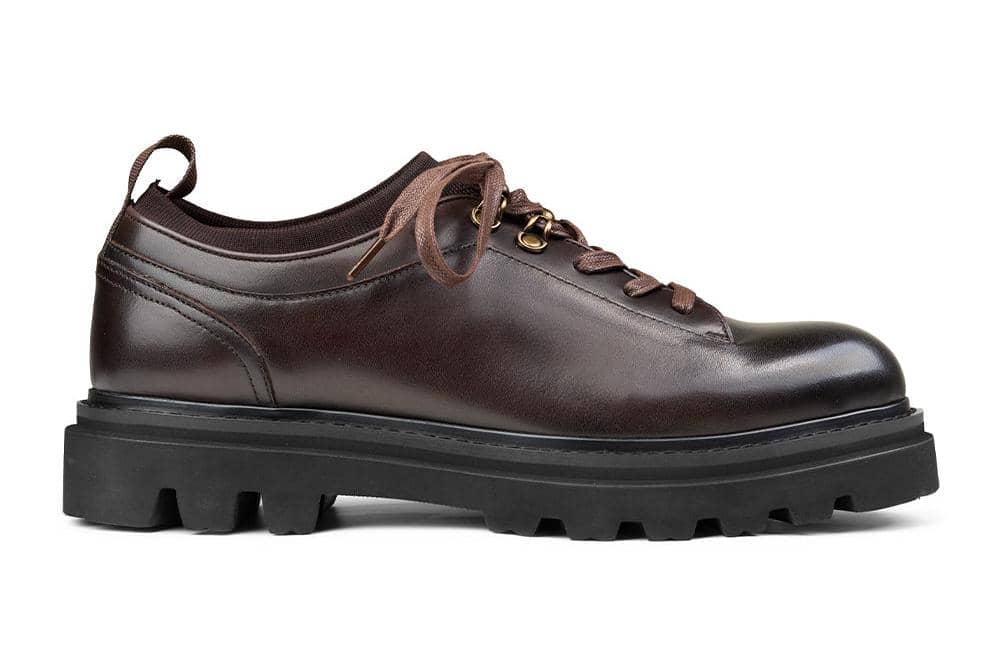 foto sepatu cokelat Prabu