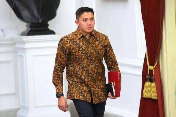 Seskab Letkol Teddy Indra Wijaya