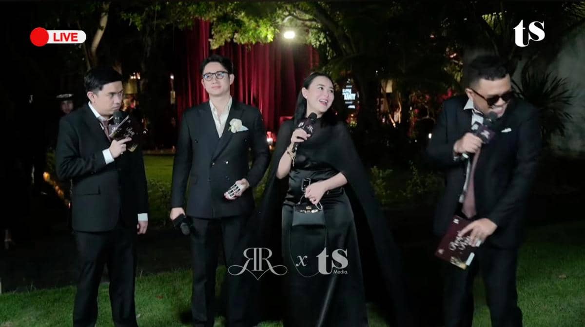 Gaya Couple Seleb di Pernikahan Ranty Maria-Rayn Wijaya (youtube.com/@rantymaria.)