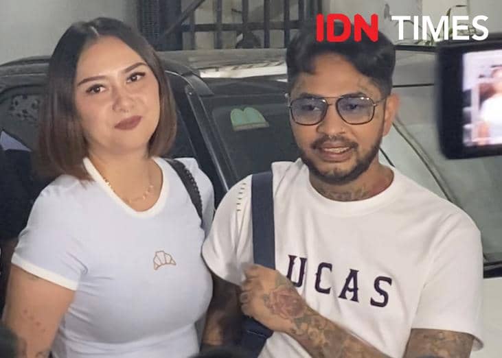 potret Onadio Leonardo didampingi istrinya