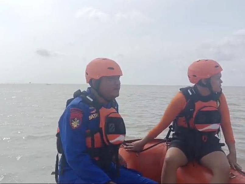 Tim SAR gabungan melaksanakan operasi pencarian korban Hadi Waluyo (39).