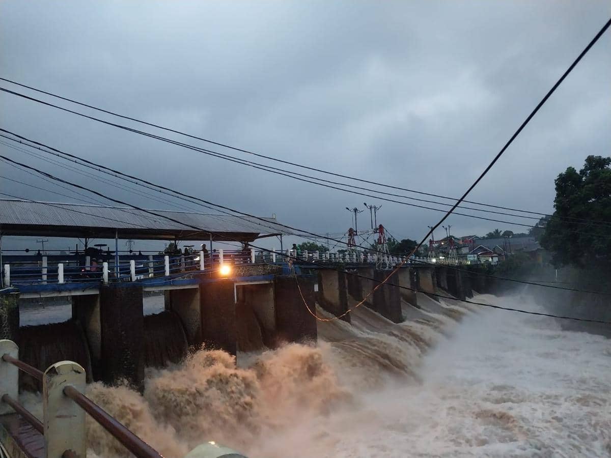 Bendung Katulampa.jpg