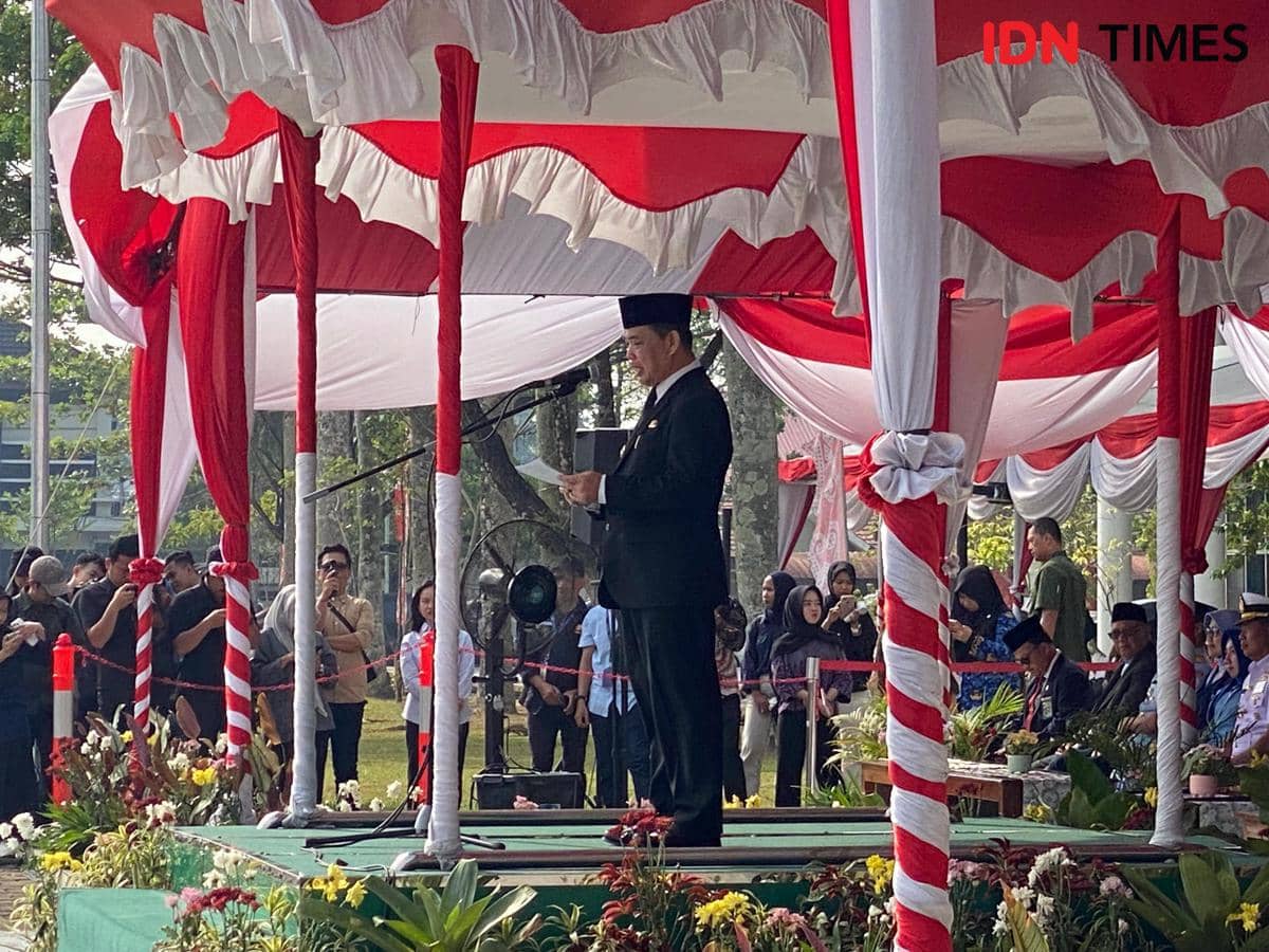 Gubernur Kalbar, Ria Norsan.