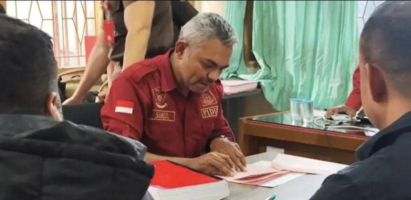 Proses pemeriksaan terhadap anggota DPRD Kota Kupang yang terlibat kasus penelantaran keluarga.