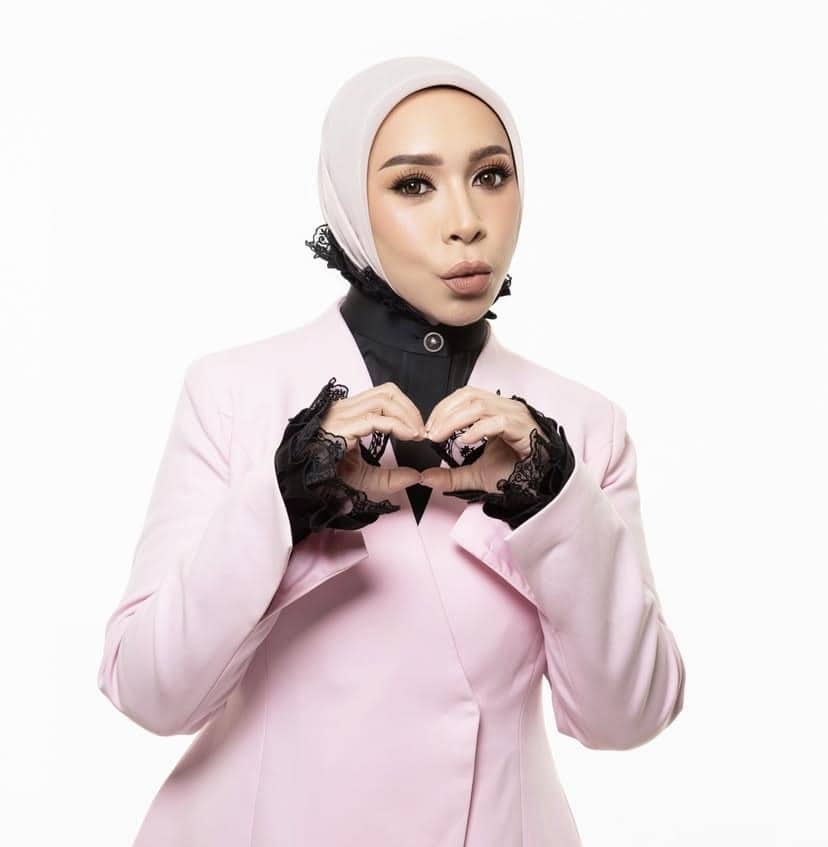 potret Melly Goeslaw