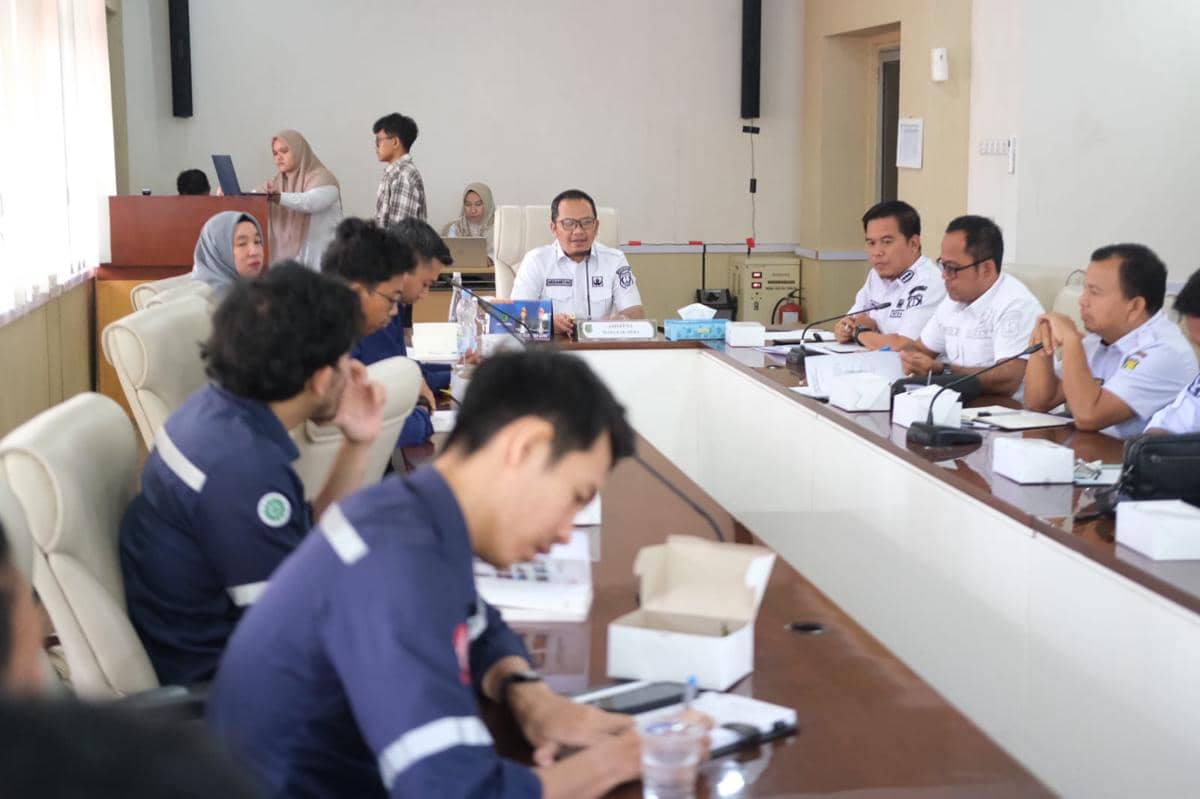Rapat permohonan akses lintasan penyeberangan yang digelar di Ruang Rapat Randik, Sekretariat Daerah Kabupaten Muba, Rabu (28/1/2026).