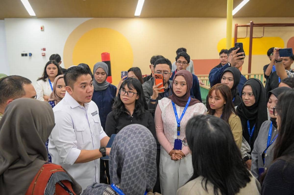 potret Seskab Teddy tinjau program magang nasional di Paragon