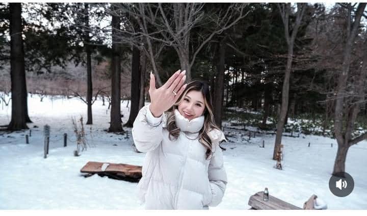 Audrey Vanessa dilamar di Jepang