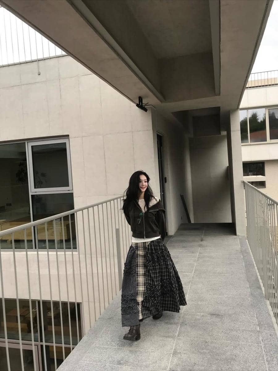 inspirasi mix and match edgy look ala Choi Hee Jin