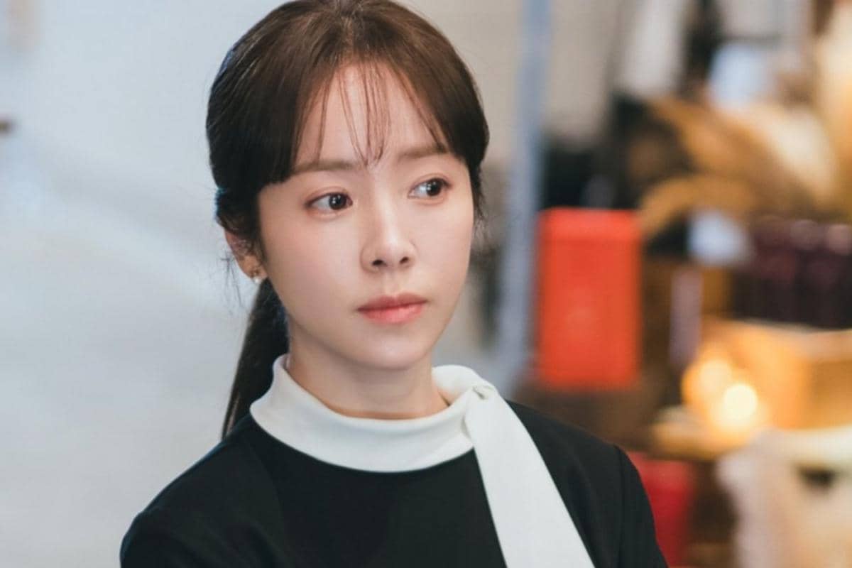 Still cut The Practical Guide to Love