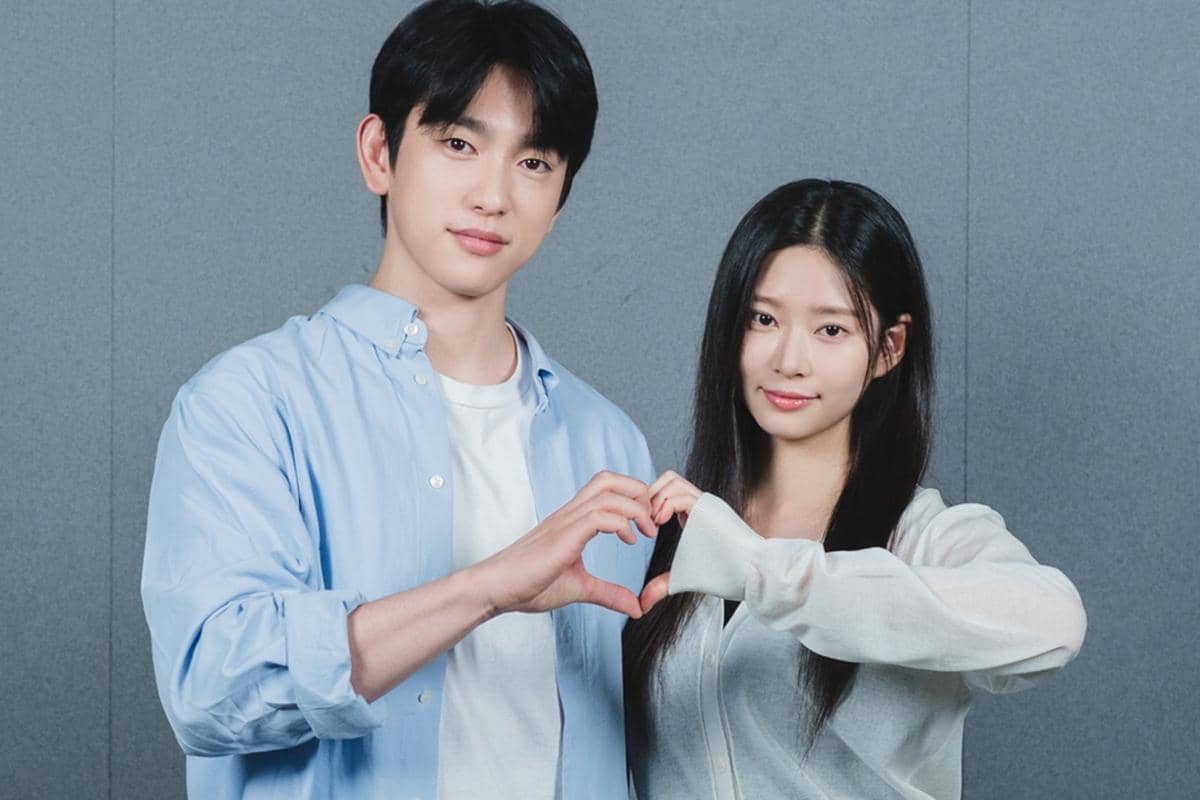 Pembacaan naskah shining