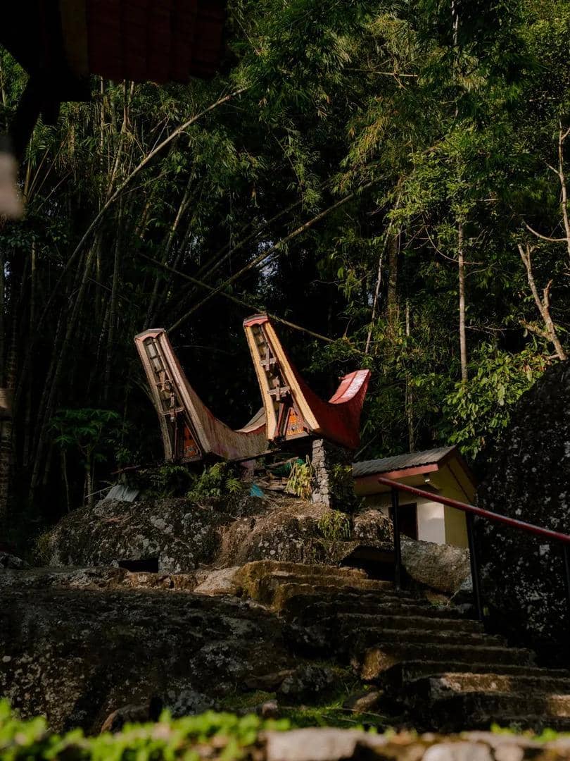 Sintya Marisca saat liburan di Tana Toraja