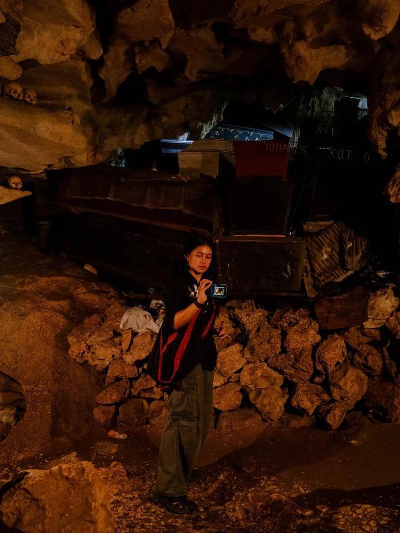 Sintya Marisca saat liburan di Tana Toraja