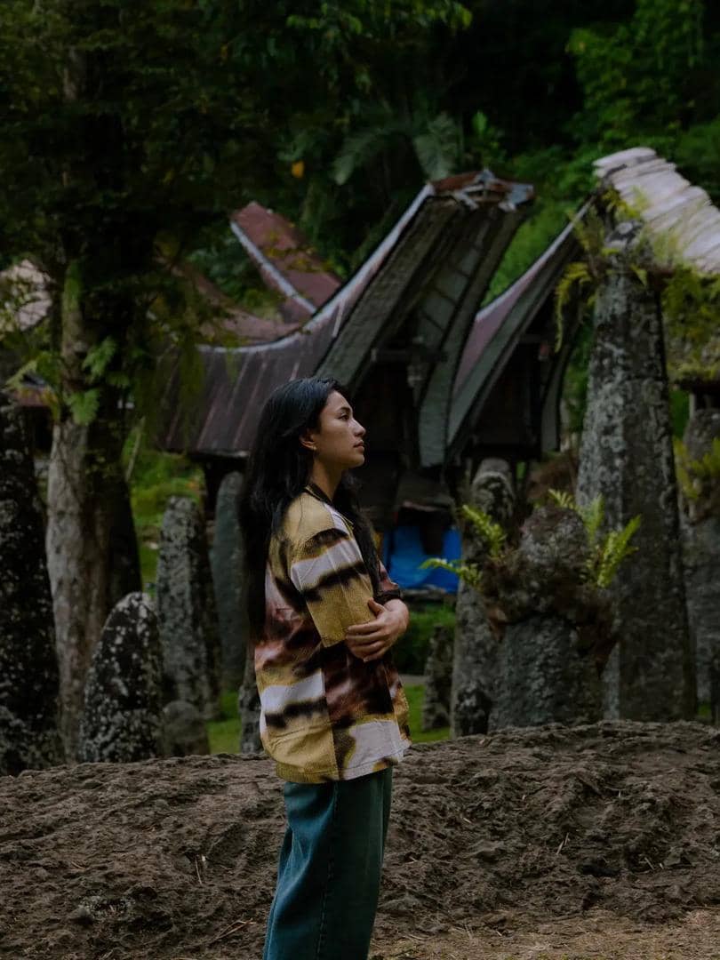 Sintya Marisca saat liburan di Tana Toraja