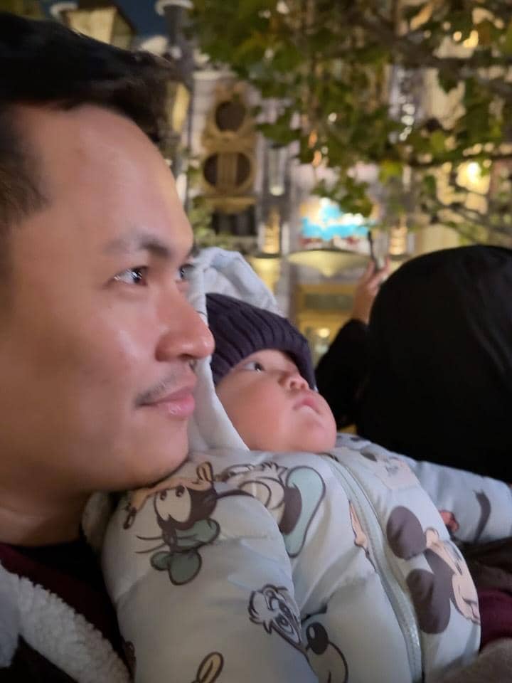 Keluarga Clarissa Putri ke Disneyland Shanghai