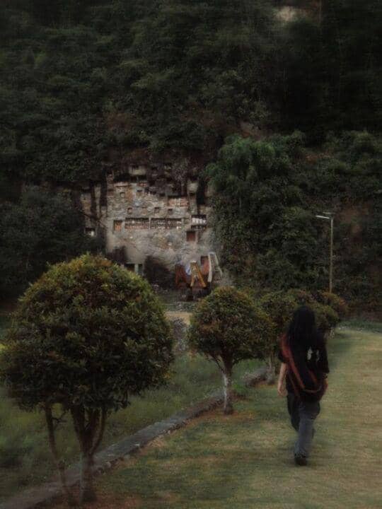 Sintya Marisca saat liburan di Tana Toraja