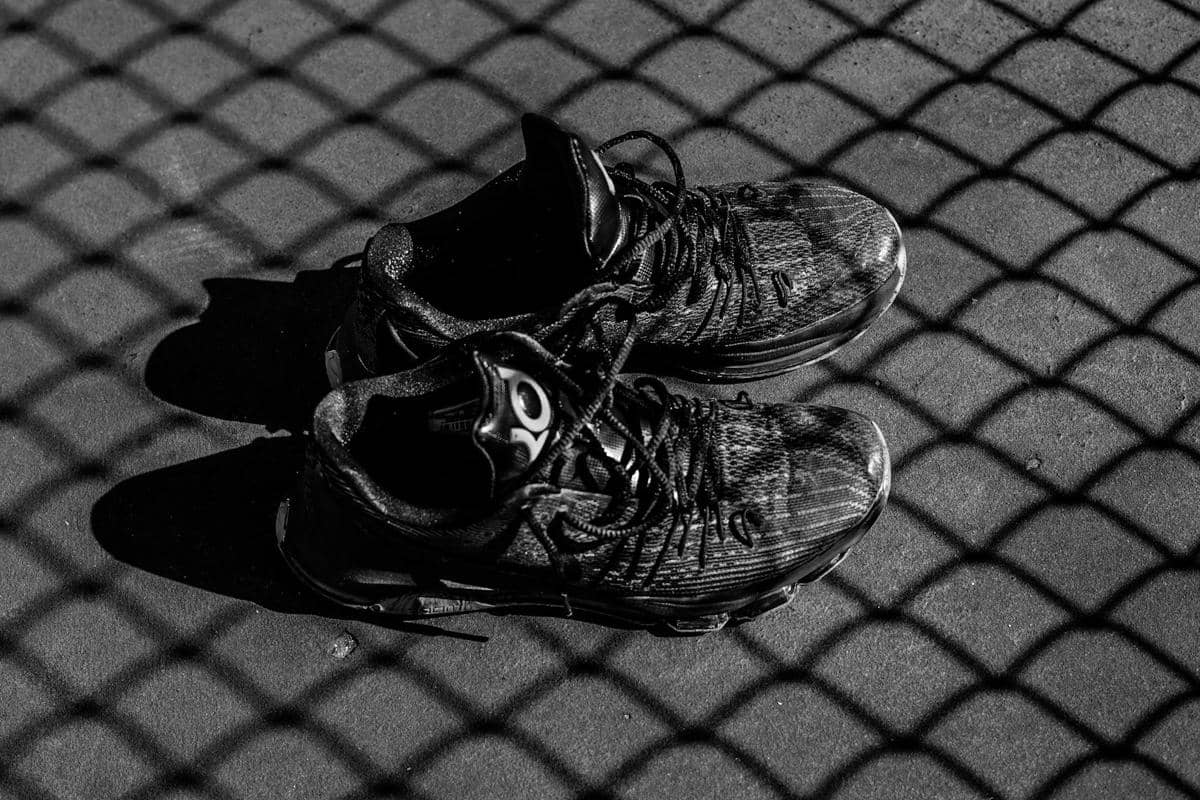 ilustrasi sepatu basket