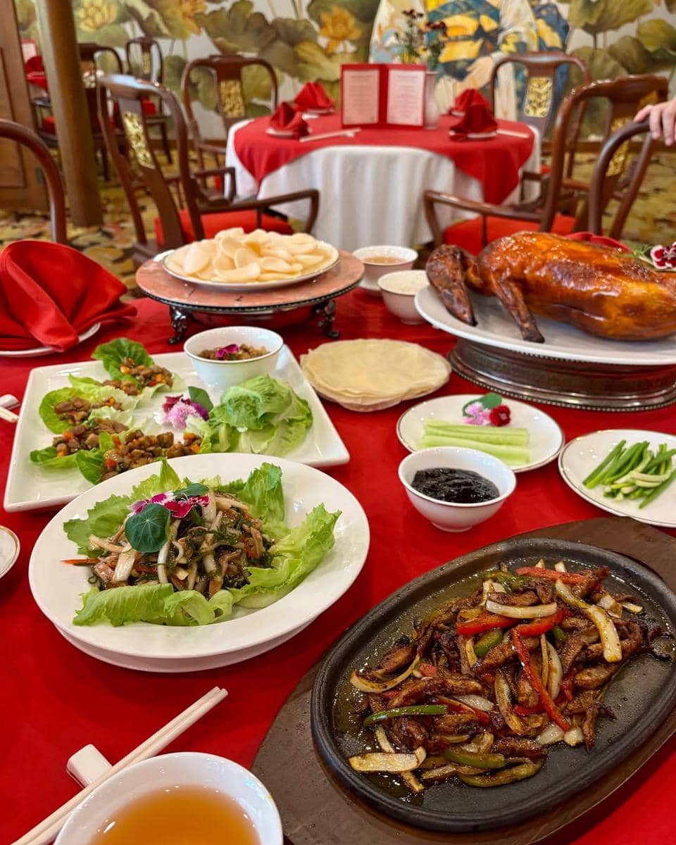 sajian chinese food di Golden Lotus Restaurant 