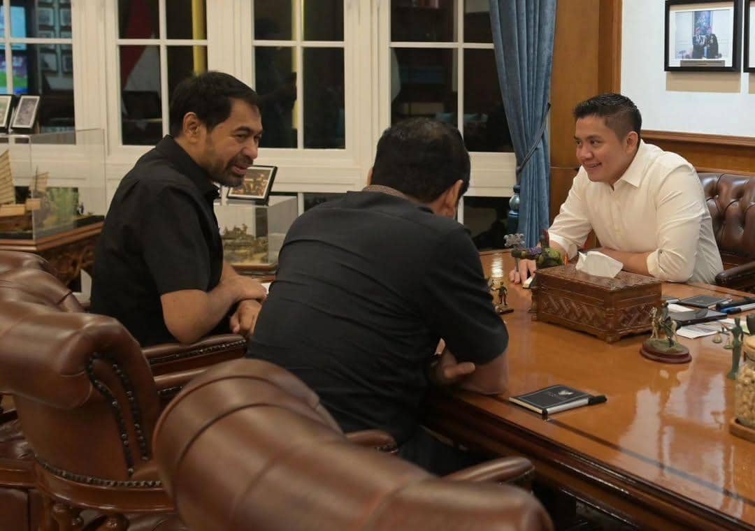 Gubernur Aceh Muzakir Manaf menghadap Seskab Teddy Indra Wijaya lapor situasi Aceh paska bencana