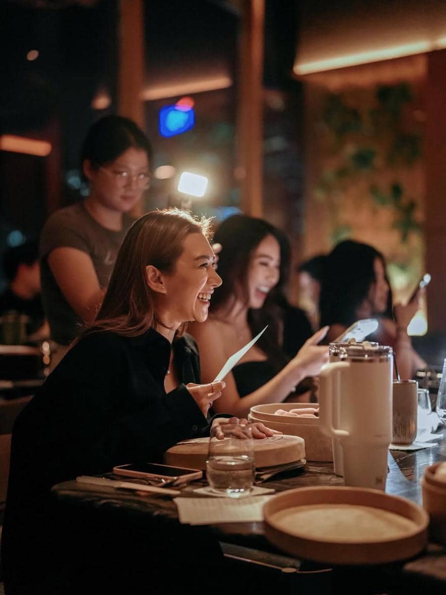 Ranggaz Laksamana Gelar Dinner Bareng Bridesmaid-Groomsmen (instagram.com/angieprijanto)