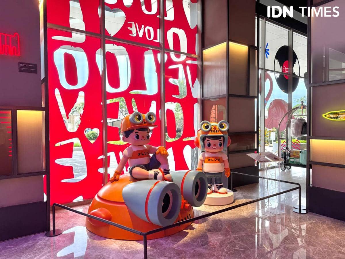 Potret lobi hotel Aloft Surabaya Pakuwon City