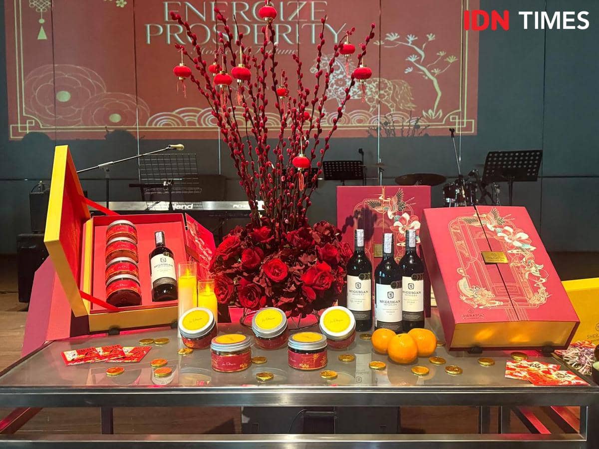Potret hampers Imlek di Sheraton Surabaya Hotel & Towers