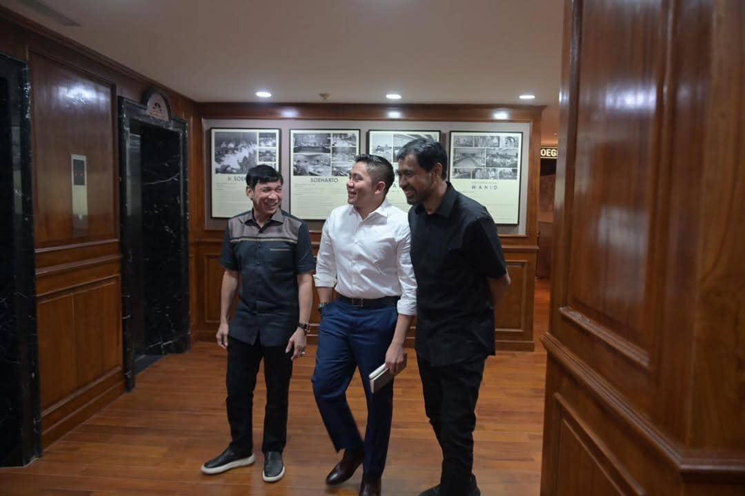 Gubernur Aceh Muzakir Manaf menghadap Seskab Teddy Indra Wijaya lapor situasi Aceh paska bencana.