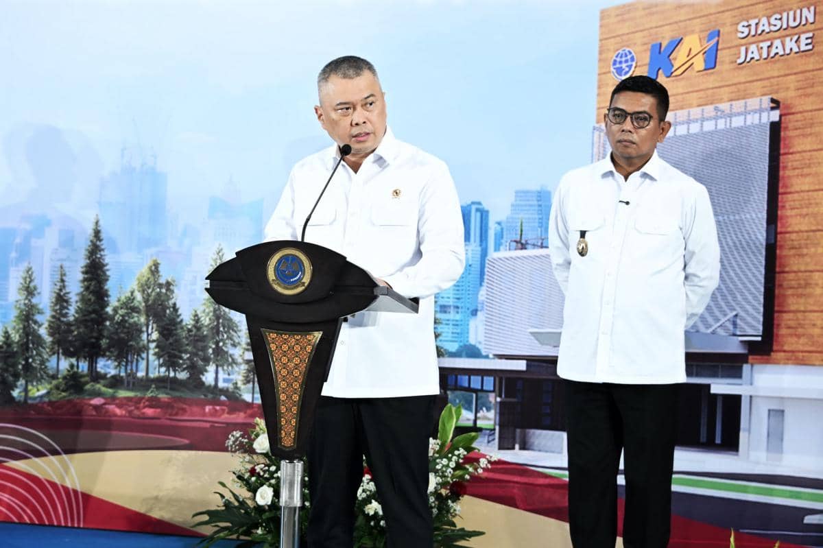 Menteri Perhubungan, Dudy Purwagandhi saat meresmikan Stasiun Jatake