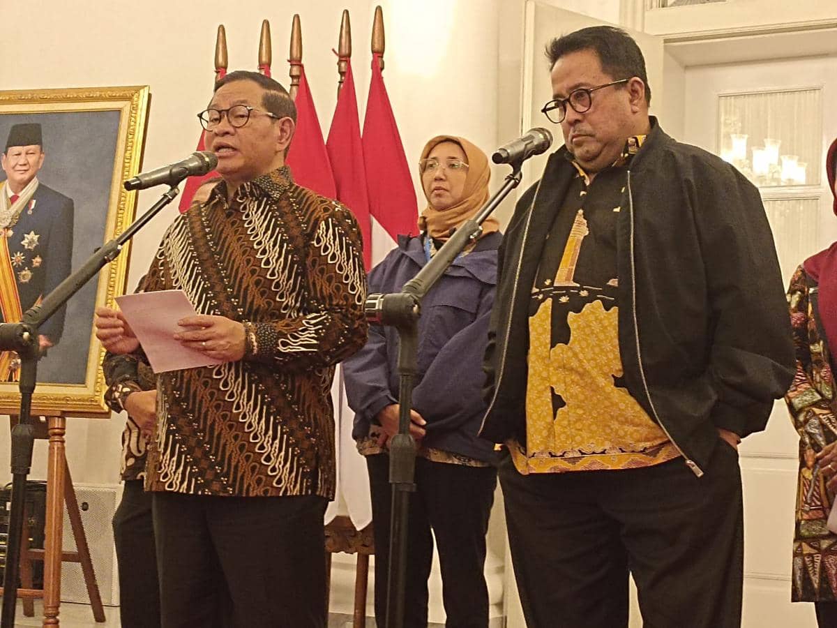 Gubernur DKI Jakarta Pramono Anung menyampaikan Ratas Penanganan banjir di Jakarta, di Balai Kota