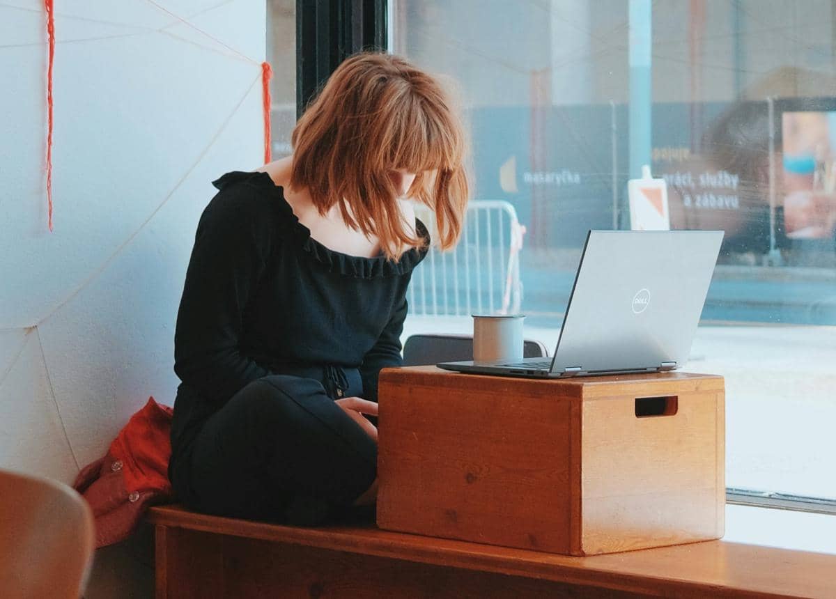 Ilustrasi membuat CV (unsplash.com/Photo by Aleksey Cherenkevich)