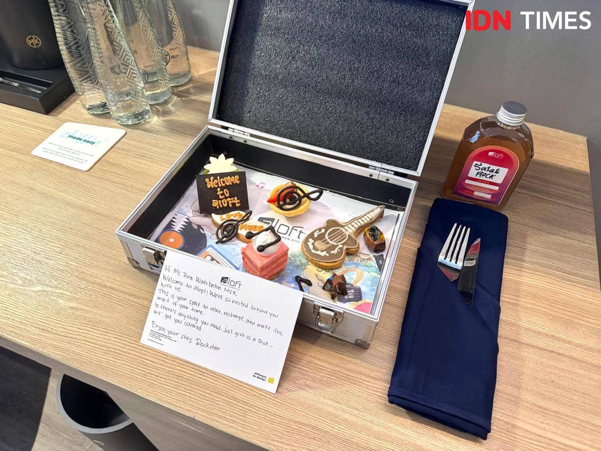 Potret welcome cake di Aloft Surabaya Pakuwon City